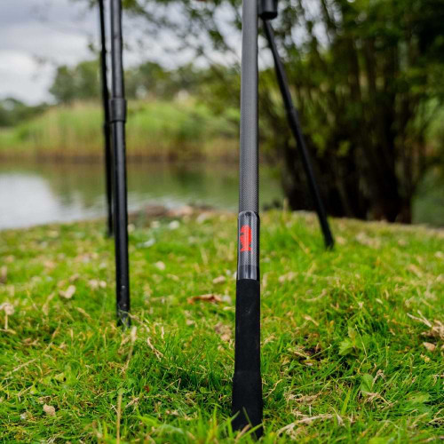 <font face=Verdana><span style=font-size: 14px;>Спод въдица</span></font><br> FOX Spomb X 13ft_FOX CARP