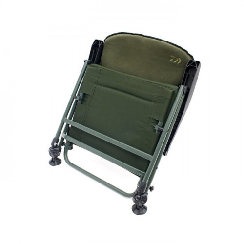 Сгъваем стол DAIWA Black Widow Adjustable Arm Chair_Daiwa